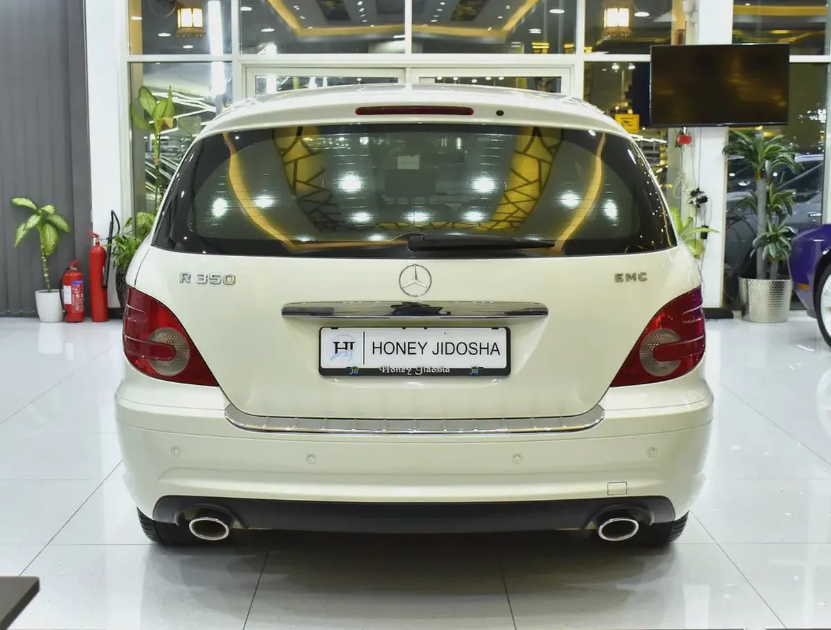 EXCELLENT DEAL for our Mercedes Benz R350 ( 2009 Model ) in White Color GCC Specs-4-4