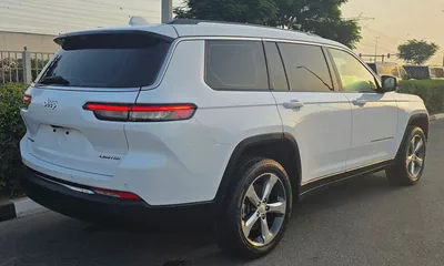 Jeep Grand Cherokee Limited 2022 GCC Specs - Excellent Condition-3
