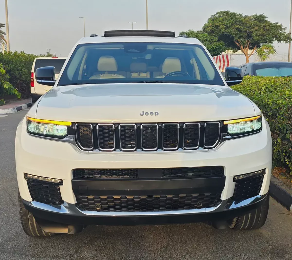 Jeep Grand Cherokee Limited 2022 GCC Specs - Excellent Condition-1-1
