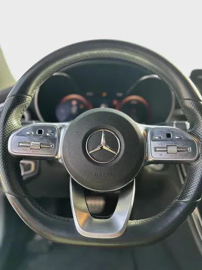 Mercedes-Benz C200 AMG Line | 2019 | GCC | 135,000 km | White / Burgundy-9