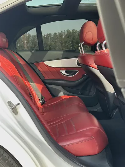Mercedes-Benz C200 AMG Line | 2019 | GCC | 135,000 km | White / Burgundy-13