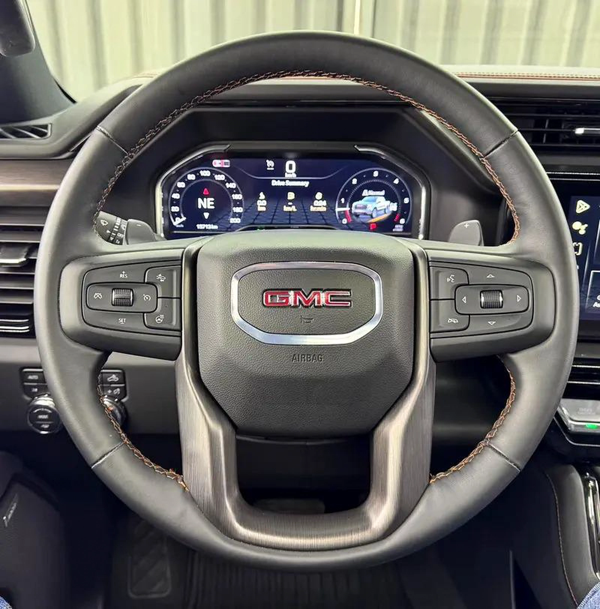 EXCLUSIVE DEAL BY ZEUS AUTO | 6.2 L V8 | GCC | LOW MILEAGE | AL GHANDI WARRANTY 2030 |-18-18