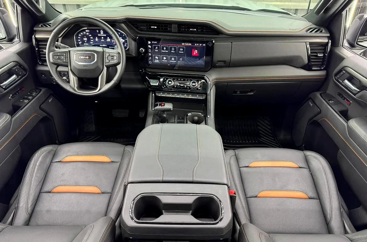 EXCLUSIVE DEAL BY ZEUS AUTO | 6.2 L V8 | GCC | LOW MILEAGE | AL GHANDI WARRANTY 2030 |-19-19