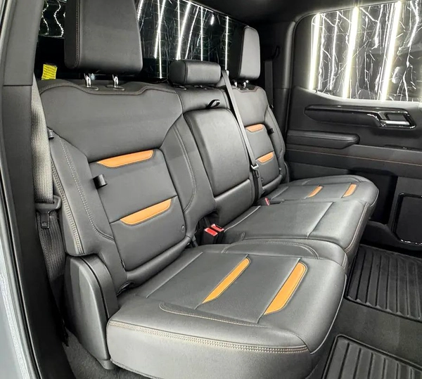 EXCLUSIVE DEAL BY ZEUS AUTO | 6.2 L V8 | GCC | LOW MILEAGE | AL GHANDI WARRANTY 2030 |