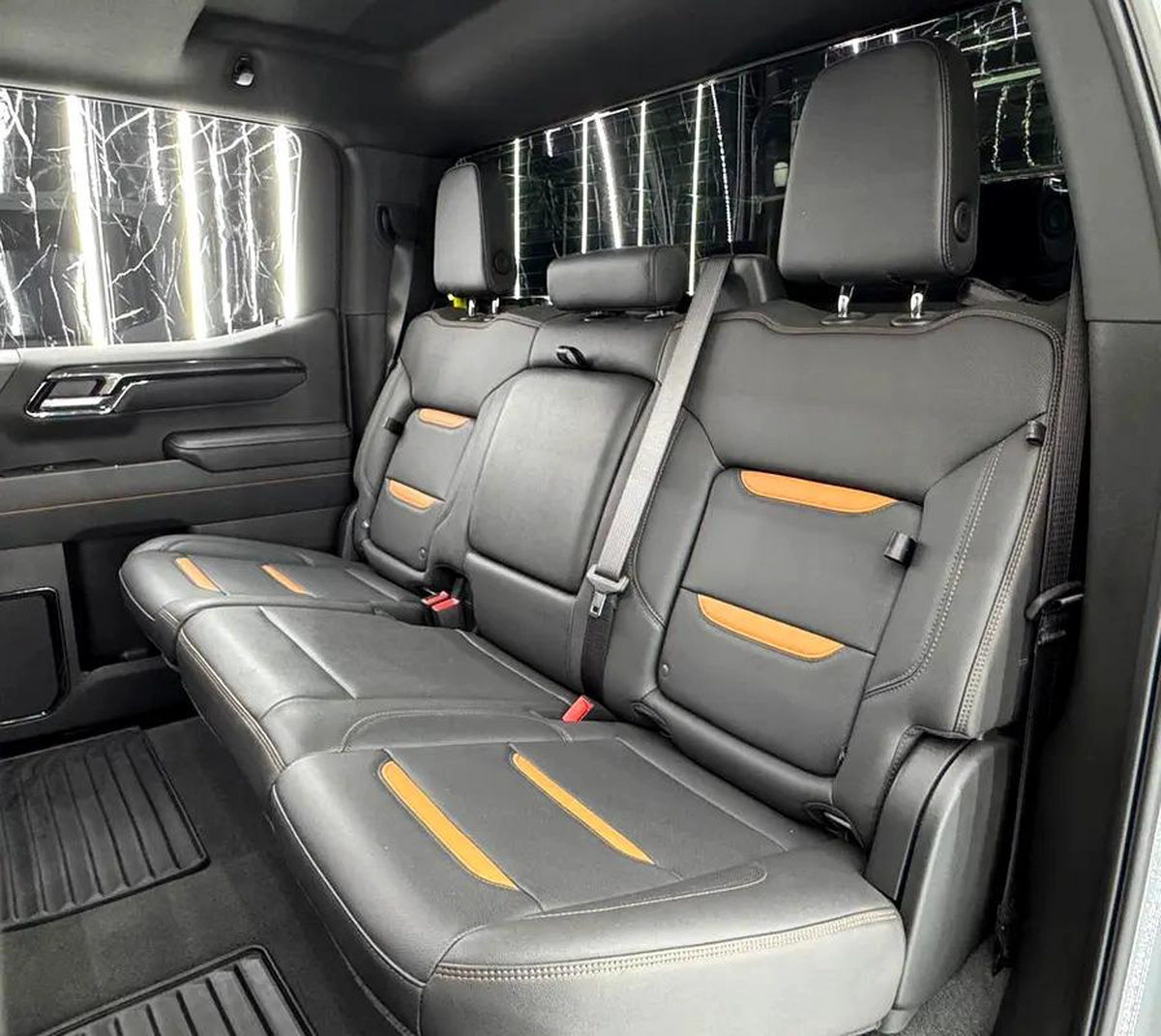EXCLUSIVE DEAL BY ZEUS AUTO | 6.2 L V8 | GCC | LOW MILEAGE | AL GHANDI WARRANTY 2030 |-14-14