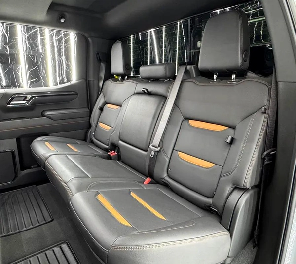 EXCLUSIVE DEAL BY ZEUS AUTO | 6.2 L V8 | GCC | LOW MILEAGE | AL GHANDI WARRANTY 2030 |
