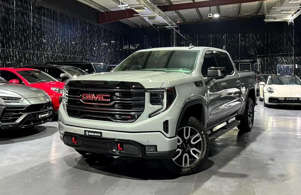 EXCLUSIVE DEAL BY ZEUS AUTO | 6.2 L V8 | GCC | LOW MILEAGE | AL GHANDI WARRANTY 2030 |