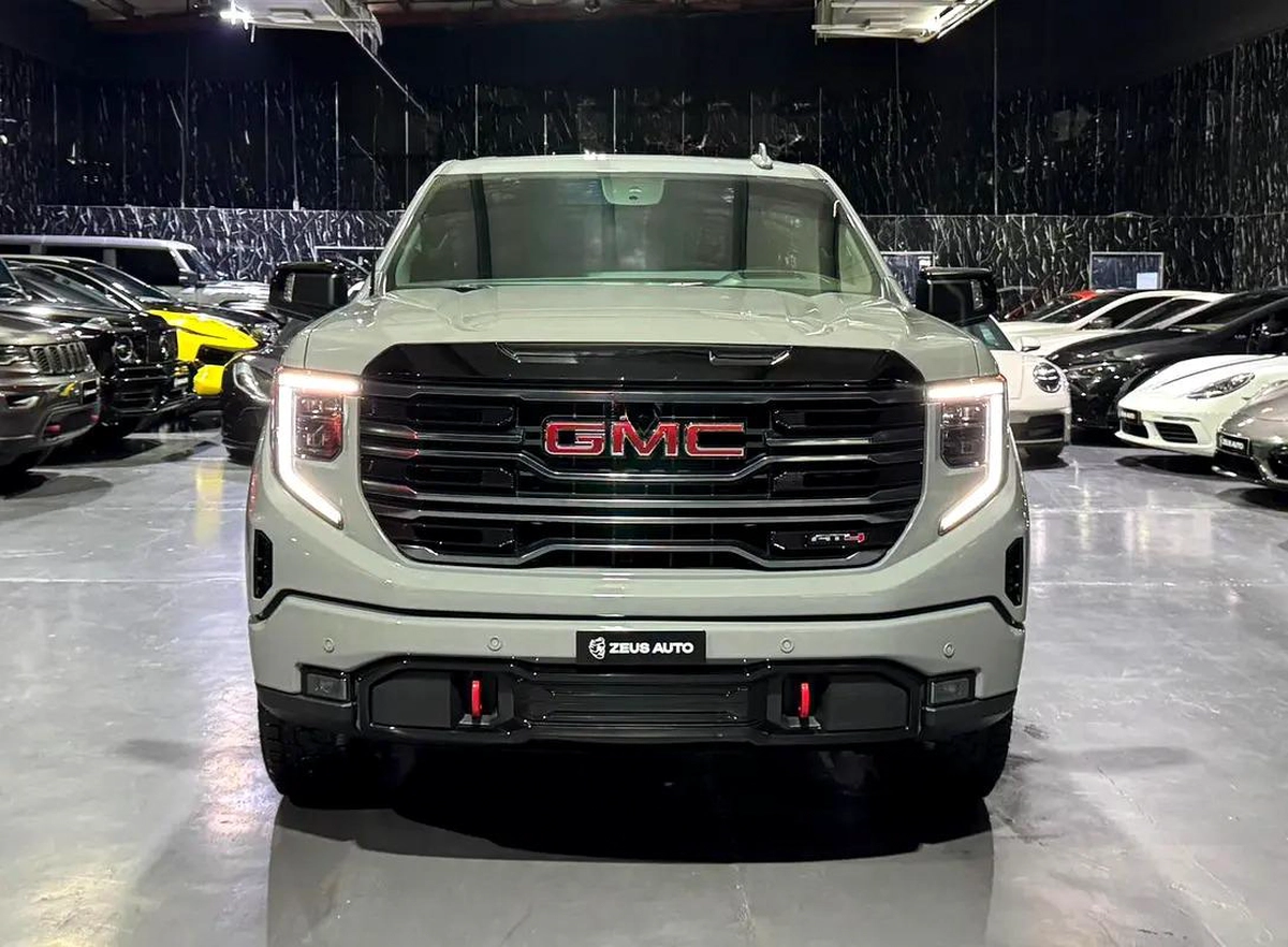 EXCLUSIVE DEAL BY ZEUS AUTO | 6.2 L V8 | GCC | LOW MILEAGE | AL GHANDI WARRANTY 2030 |-15-15