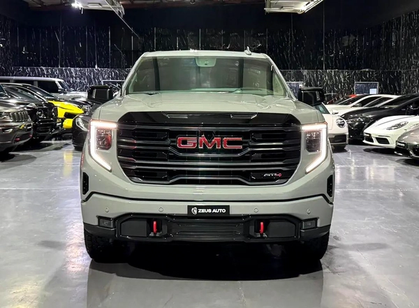EXCLUSIVE DEAL BY ZEUS AUTO | 6.2 L V8 | GCC | LOW MILEAGE | AL GHANDI WARRANTY 2030 |