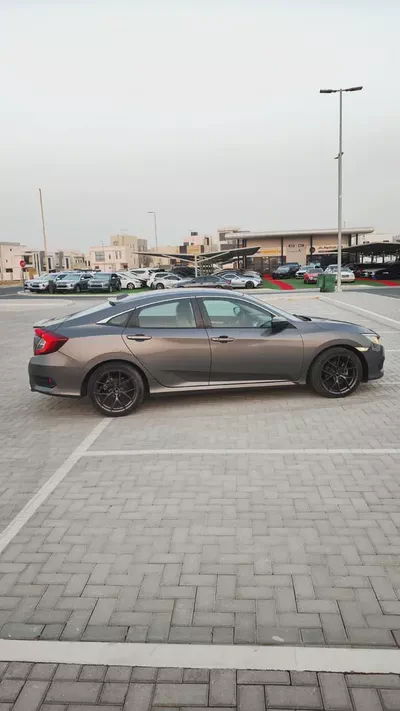 Honda Civic 2016 VTi | GCC Specs | Low Mileage | Excellent Condition-10