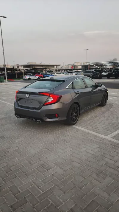 Honda Civic 2016 VTi | GCC Specs | Low Mileage | Excellent Condition-1