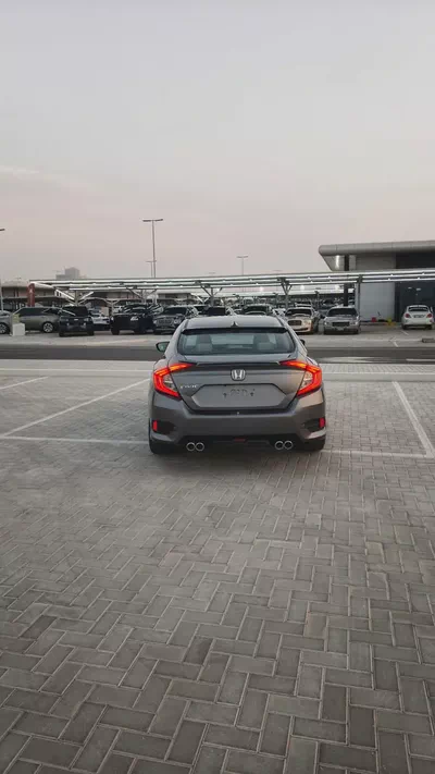 Honda Civic 2016 VTi | GCC Specs | Low Mileage | Excellent Condition-4