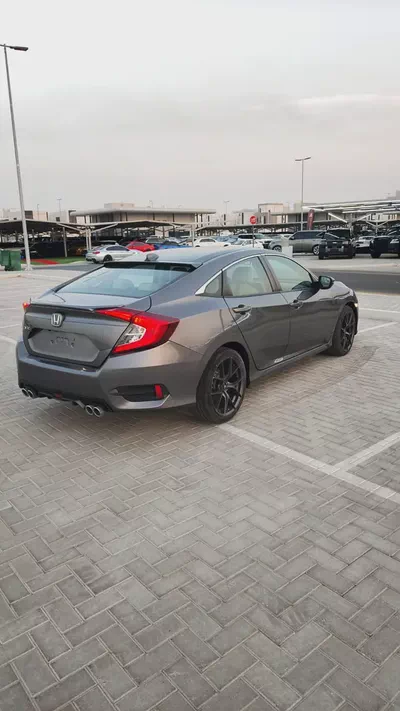 Honda Civic 2016 VTi | GCC Specs | Low Mileage | Excellent Condition-5