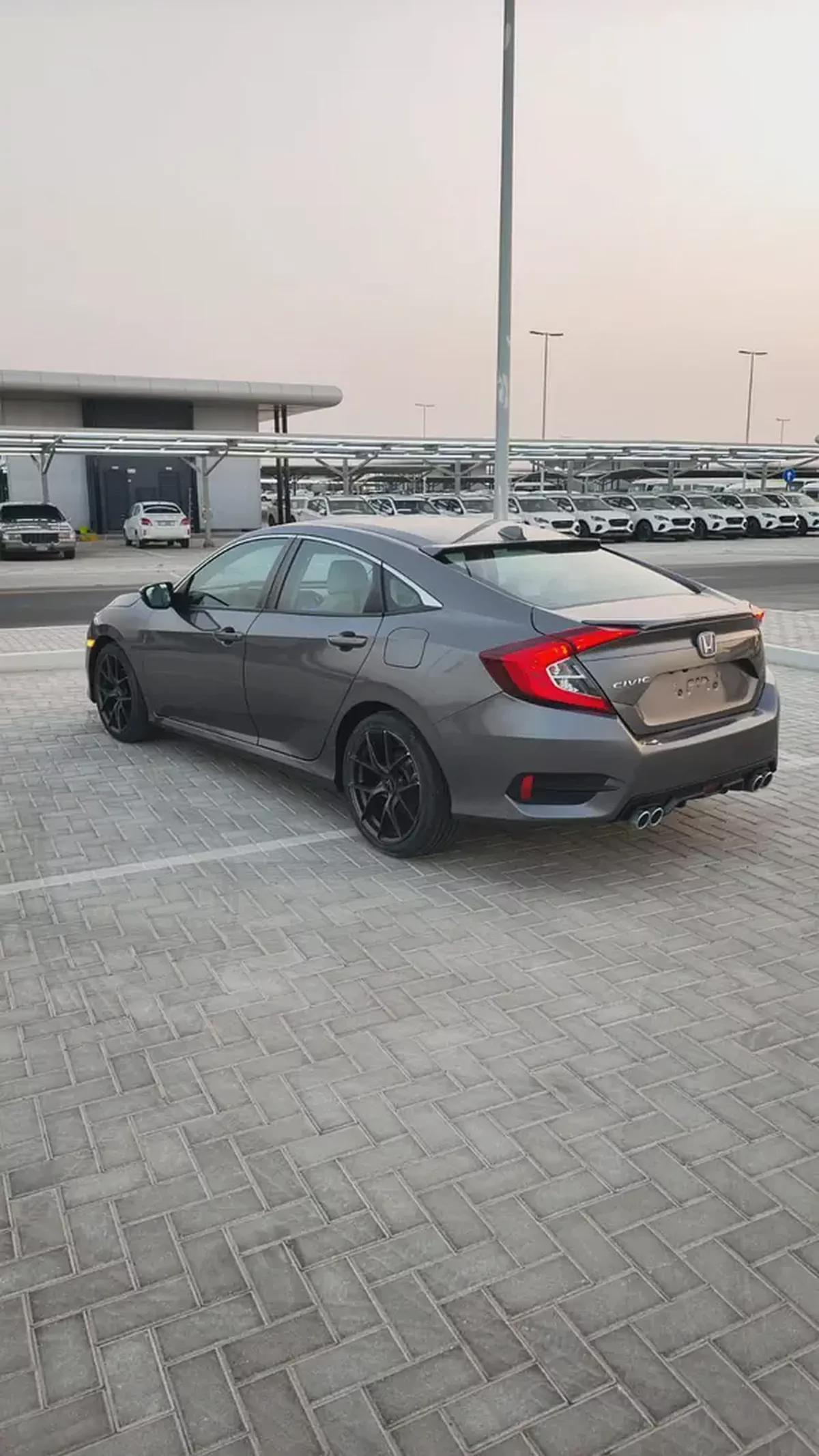 Honda Civic 2016 VTi | GCC Specs | Low Mileage | Excellent Condition-2-2