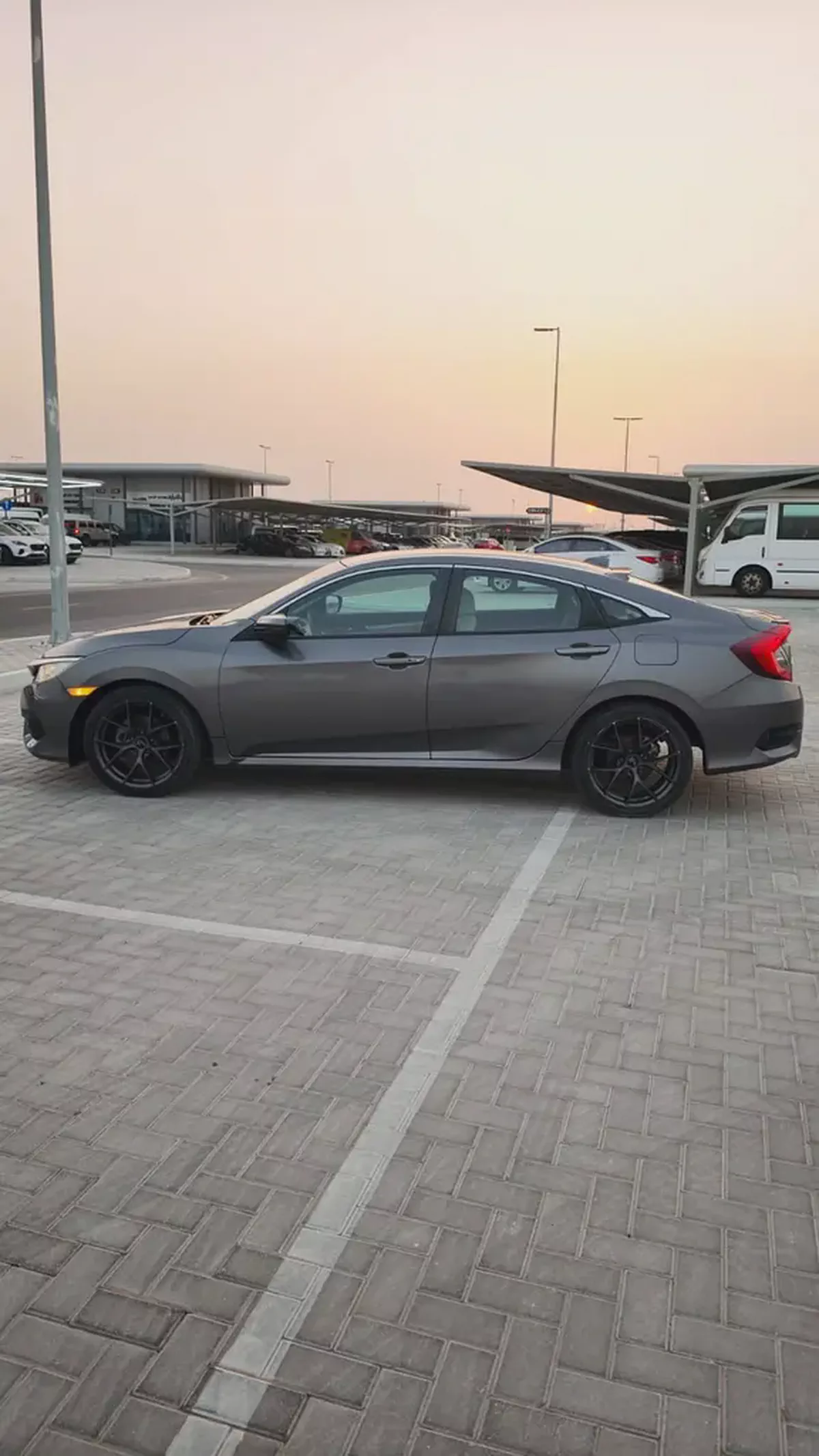 Honda Civic 2016 VTi | GCC Specs | Low Mileage | Excellent Condition-3-3