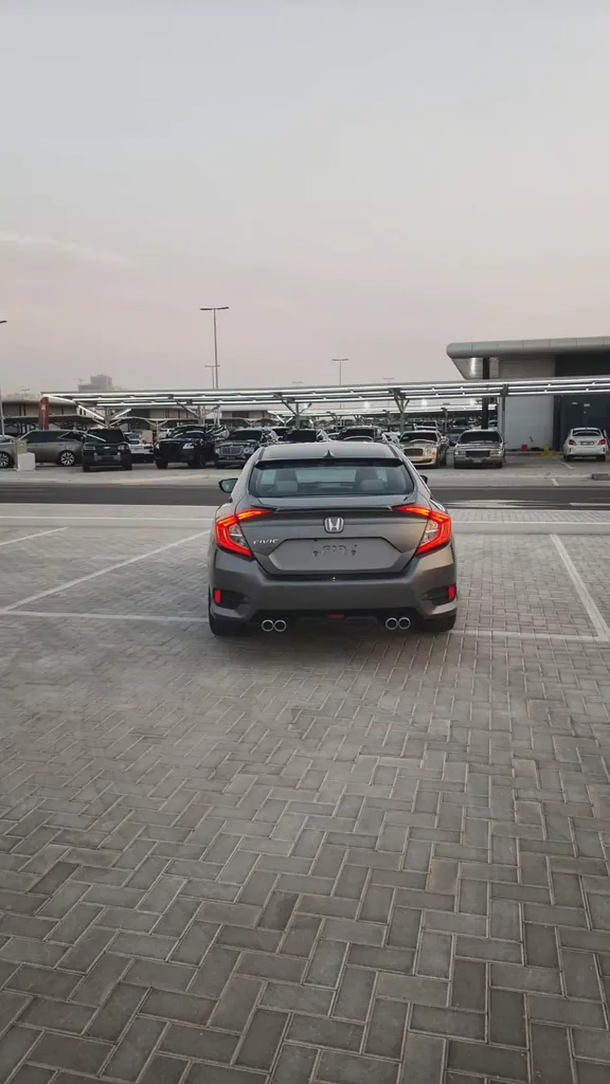 Honda Civic 2016 VTi | GCC Specs | Low Mileage | Excellent Condition-4-4