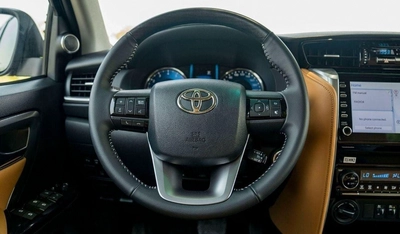 Toyota Fortuner Toyota Fortuner 4.0L Petrol 2024-11