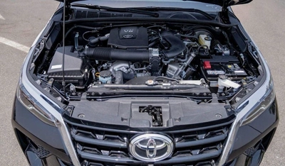 Toyota Fortuner Toyota Fortuner 4.0L Petrol 2024-19