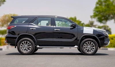 Toyota Fortuner Toyota Fortuner 4.0L Petrol 2024-7