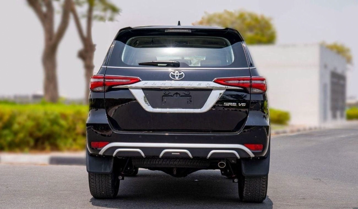 Toyota Fortuner Toyota Fortuner 4.0L Petrol 2024-4-0
