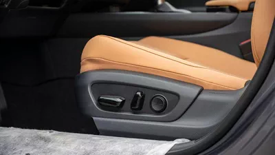 Lexus UX250h STD (NON GCC) LEXUS UX250H | 2-YEAR WARRANTY + SERVICE AVAILABLE | IN-HOUSE FINANCING | 0% DOWNPAYME-20