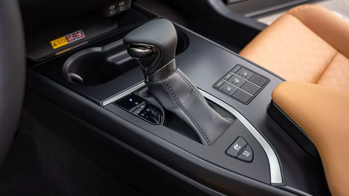 Lexus UX250h STD (NON GCC) LEXUS UX250H | 2-YEAR WARRANTY + SERVICE AVAILABLE | IN-HOUSE FINANCING | 0% DOWNPAYME-9-0