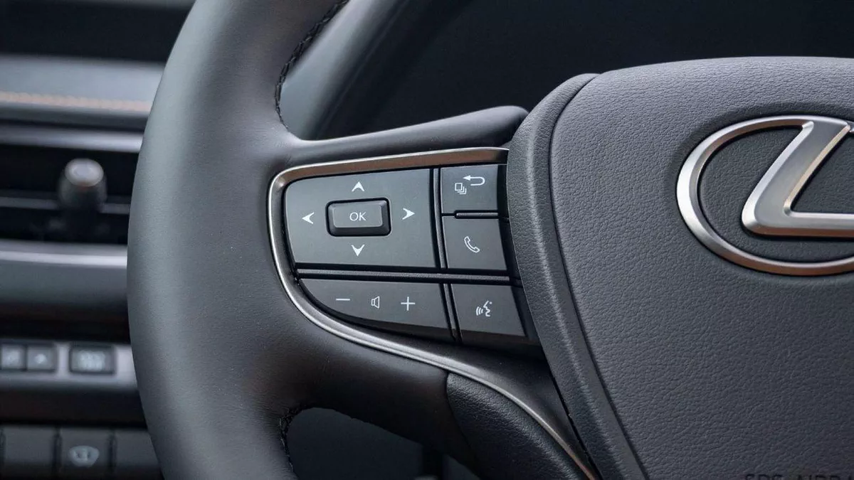 Lexus UX250h STD (NON GCC) LEXUS UX250H | 2-YEAR WARRANTY + SERVICE AVAILABLE | IN-HOUSE FINANCING | 0% DOWNPAYME-15-0