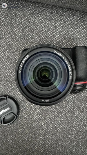 Nikon AF-S DX NIKKOR 18-140mm f/3.5-5.6G ED VR Lens,Black