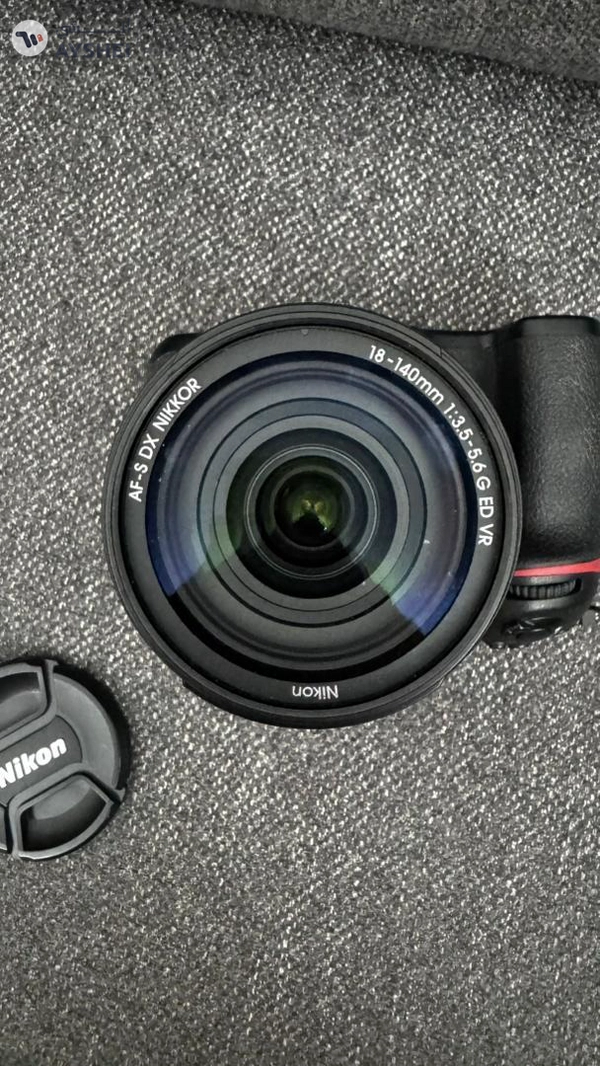 Nikon AF-S DX NIKKOR 18-140mm f/3.5-5.6G ED VR Lens,Black