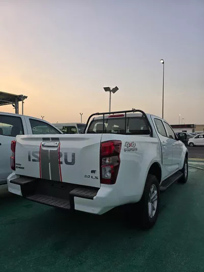 2026 Isuzu D-MAX GT-1