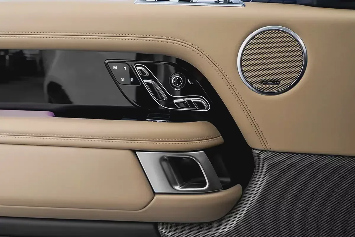 AED 3,172 / 60 months | 0% DP | 2019 Range Rover Vogue HSE Supercharged / Full Service History-10-10