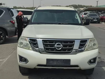 Nissan patrol 2014 white color GCC calen car-0
