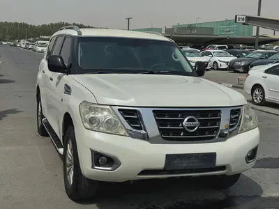 Nissan patrol 2014 white color GCC calen car-1