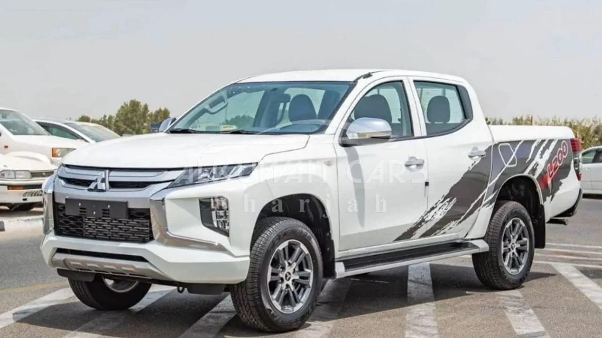 Mitsubishi L200 GLS Mitsubishi L200 GLX 2.4L Diesel AT MY2023-2-0