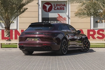 Porsche Panamera Turbo Sport Turismo-15