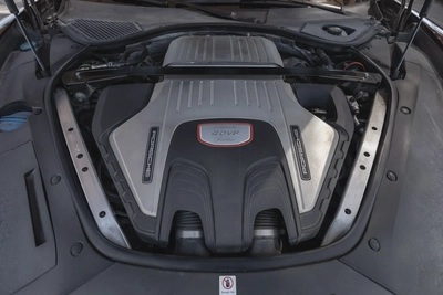 Porsche Panamera Turbo Sport Turismo-2