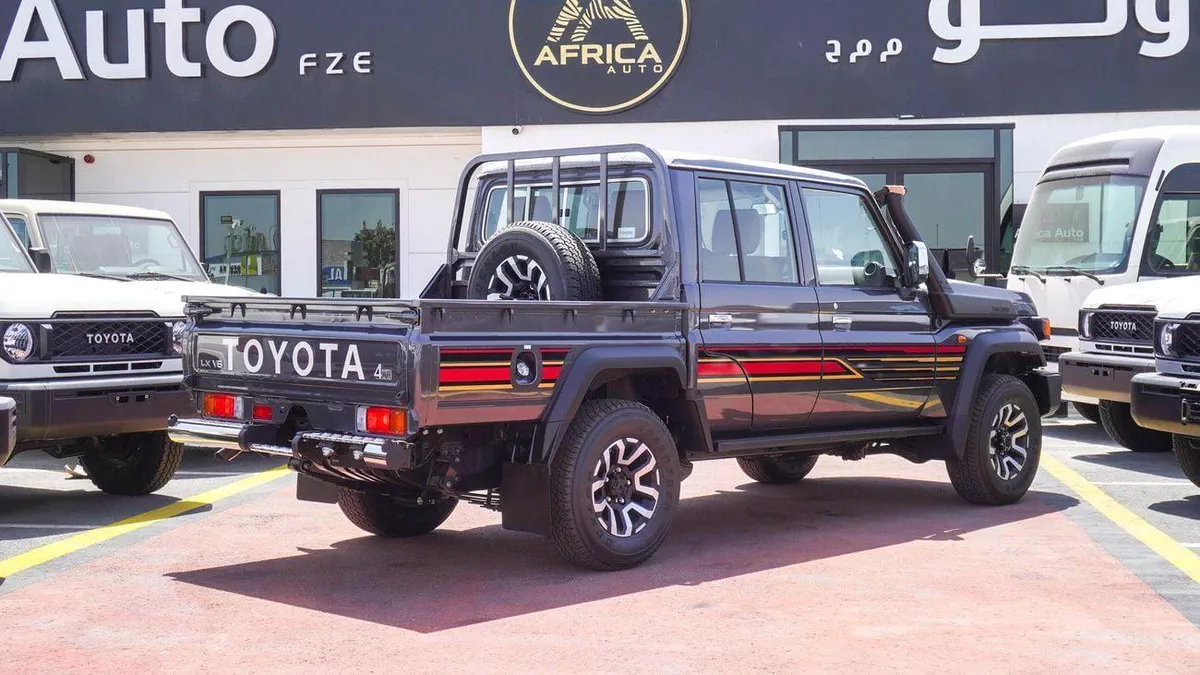 Toyota Land Cruiser Pick Up LX 4.0L V6 Double Cabin Auto transmission-17-0