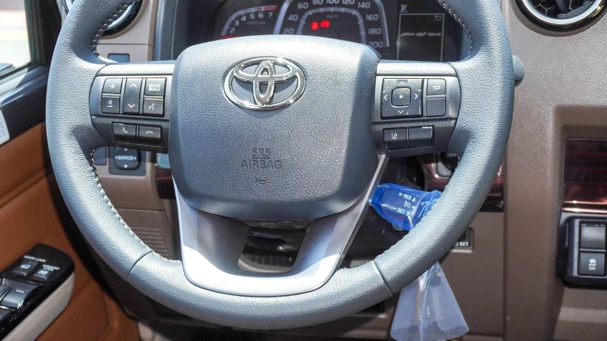 Toyota Land Cruiser Pick Up LX 4.0L V6 Double Cabin Auto transmission-4-0