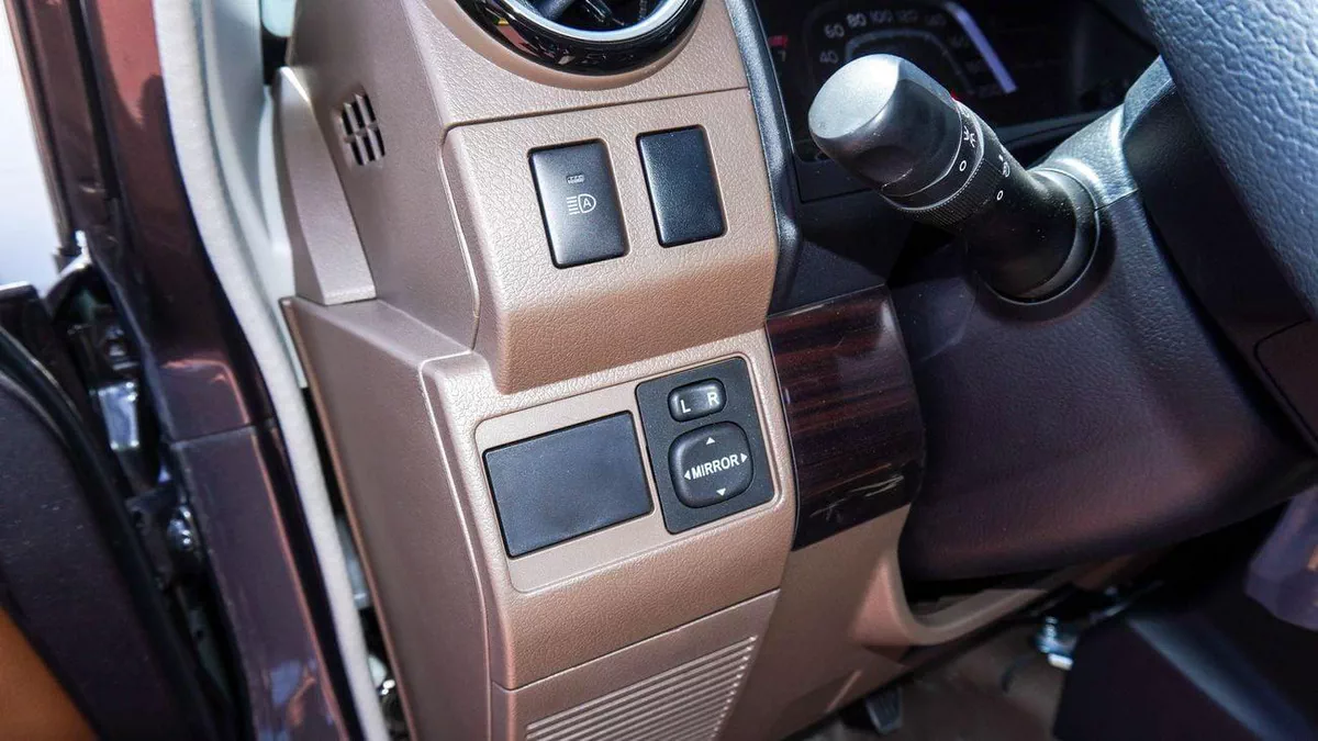 Toyota Land Cruiser Pick Up LX 4.0L V6 Double Cabin Auto transmission-5-0
