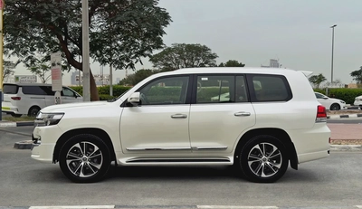 2020 Toyota Land Cruiser GXR V6 Grand Touring, GCC Specifications-3