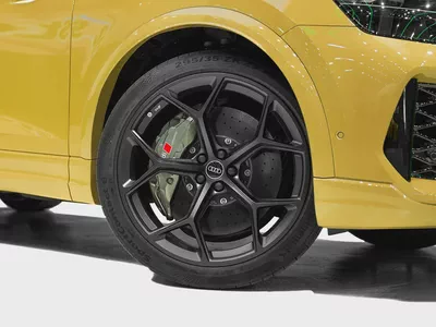 SWAP YOUR CAR for PERFORMANCE RSQ8 2025 SAKHIR GOLD - UNDER WARRANTY - ONLY 12,372 KM - TOP SPEC-6