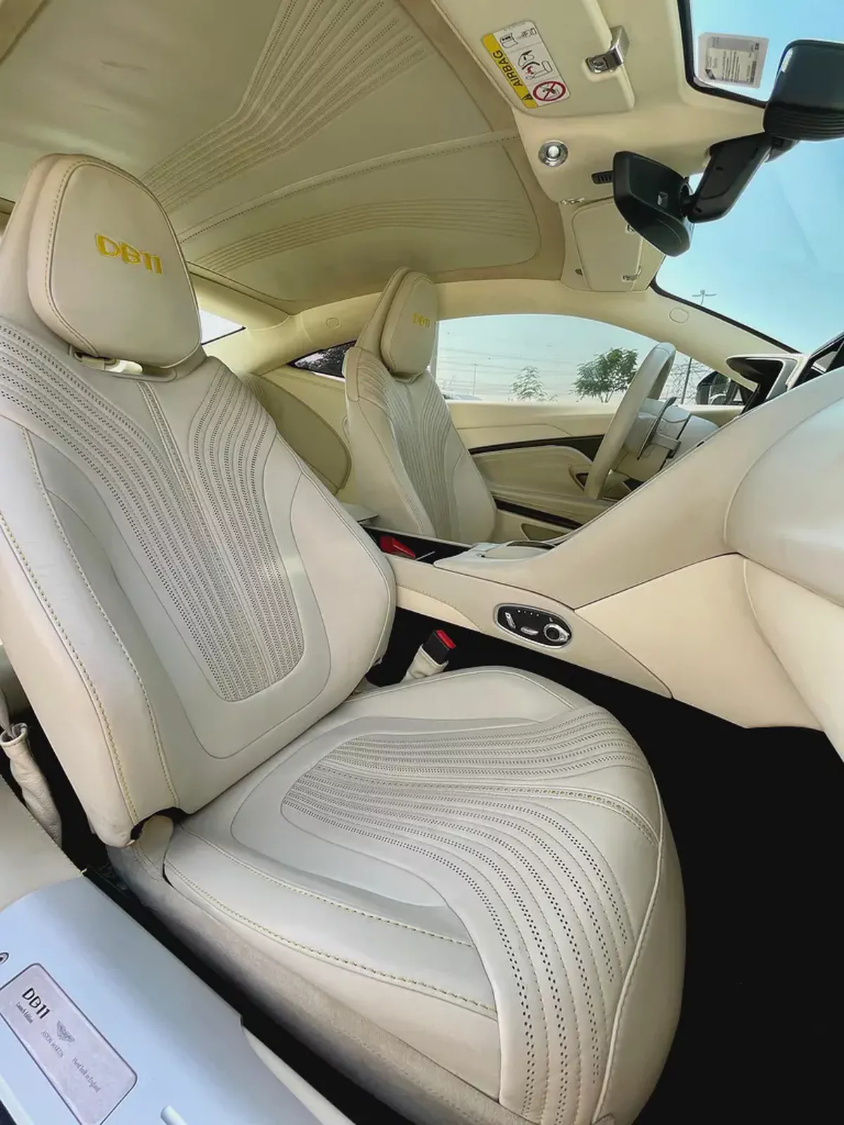 Aston Martin DB11 / 2017 Model / Gcc Spec’s / Less Km Driven-12-12