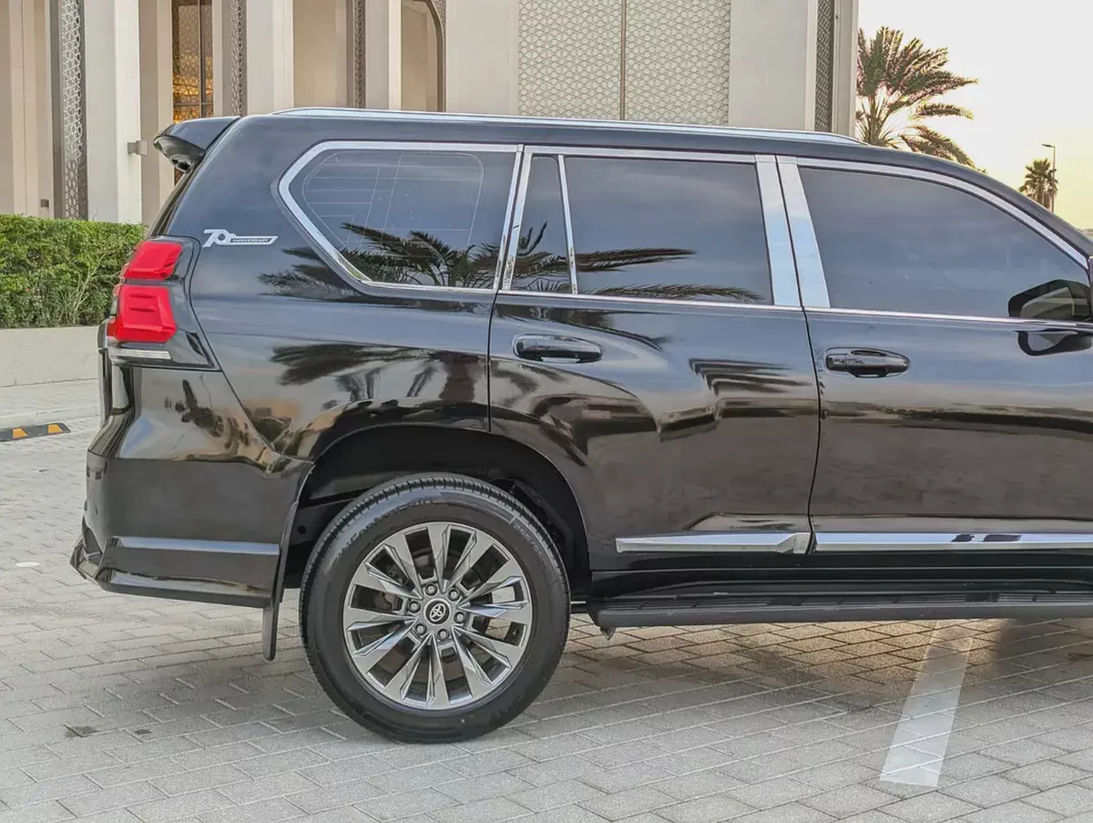 Toyota Prado 2.7L V4 GCC Specs | Low Mileage | Leather Seats | Cruise Control | Excellent Condition-9-9