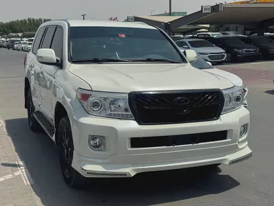 Toyota Land Cruiser 2014 white color GCC calen car-4