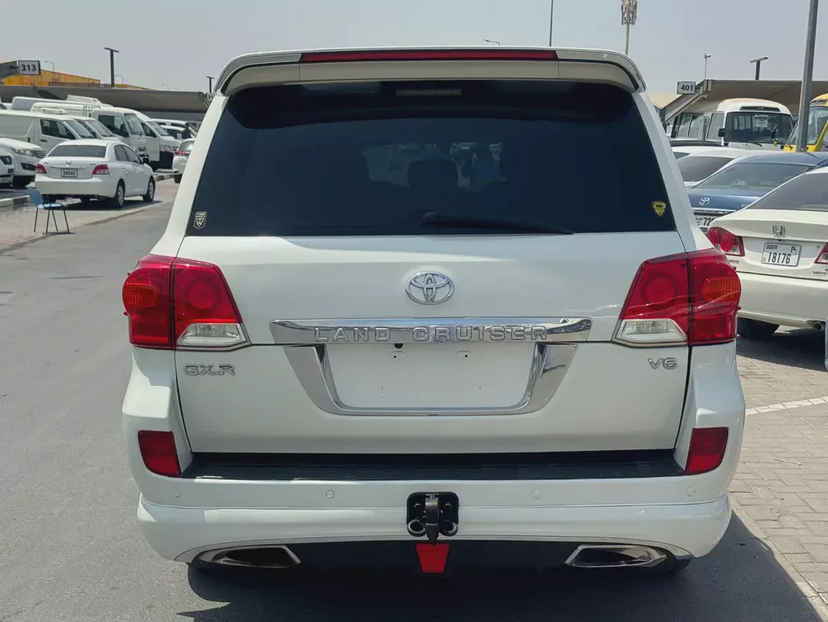 Toyota Land Cruiser 2014 white color GCC calen car-6-6