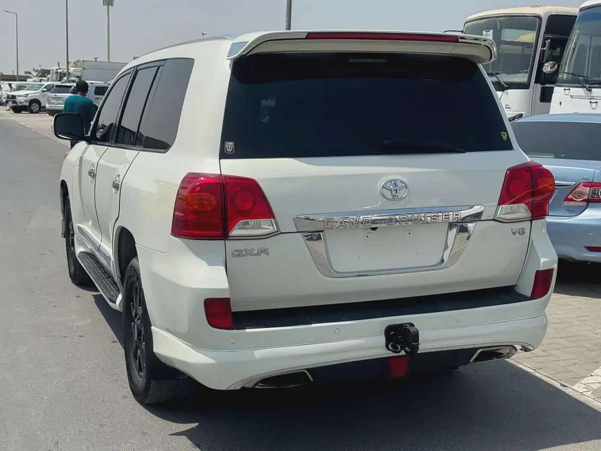 Toyota Land Cruiser 2014 white color GCC calen car-8-8