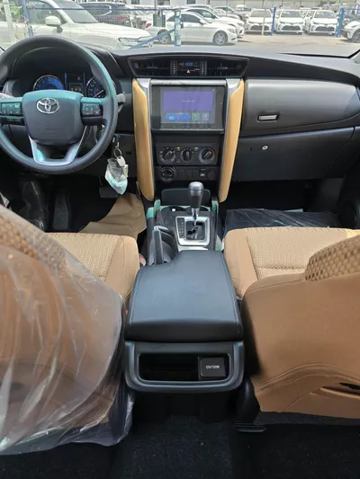 TOYOTA FORTUNER 2.7L PETROL 2026 – BASIC-5