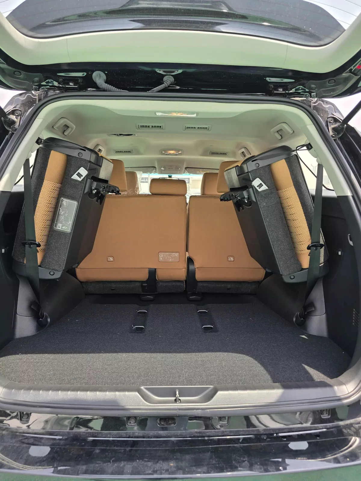 TOYOTA FORTUNER 2.7L PETROL 2026 – BASIC-6-6