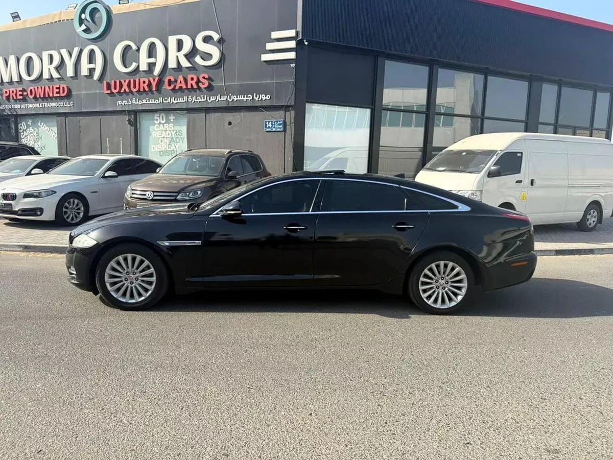 Jaguar XJ LUXURY LWB XJL Ultimate (LWB) - GCC Specs - Pristine Condition-1-0