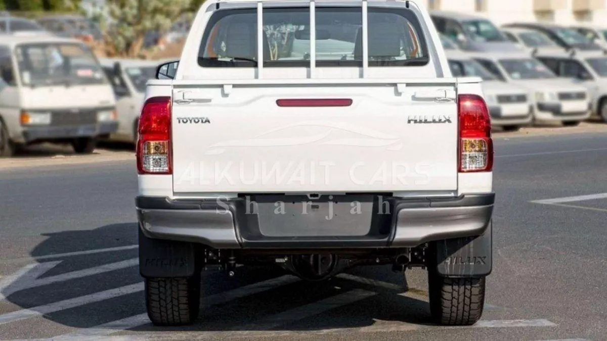 Toyota Hilux GL DC 2.4D MT 4X4 P.WINDOW MY2023 – WHITE-3-0